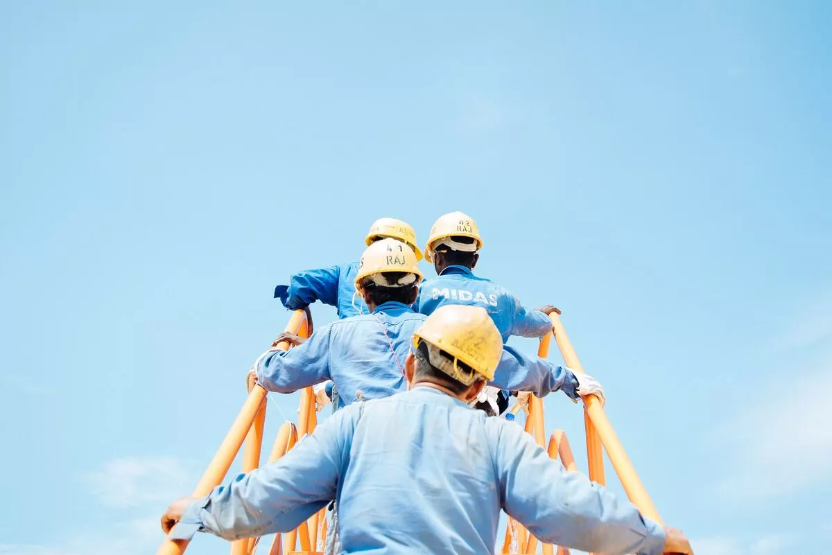Contracting Partnerships